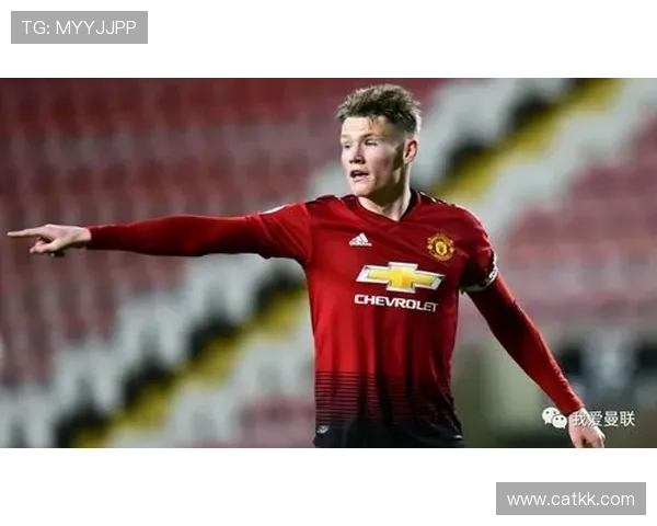 曼联年轻边后卫卡马森续约至二零二八